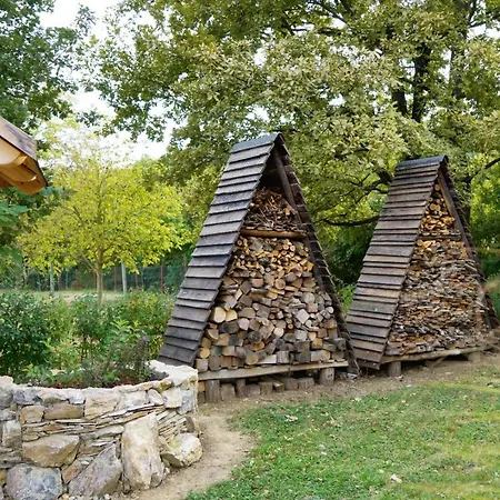 Mountain Jarilo - Scenic Fruska Gora Retreat With Fireplace, Sauna And Large Private Yard *