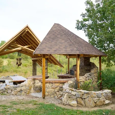 Holiday home Mountain Jarilo - Scenic Fruska Gora Retreat With Fireplace, Sauna And Large Private Yard *