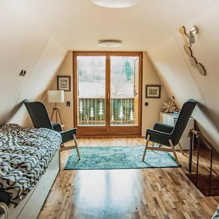 Casa vacanze Mountain Jarilo - Scenic Fruska Gora Retreat With Fireplace, Sauna And Large Private Yard Ležimir