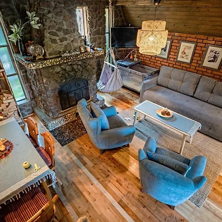 Casa vacanze Mountain Jarilo - Scenic Fruska Gora Retreat With Fireplace, Sauna And Large Private Yard Ležimir