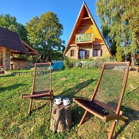 Mountain Jarilo - Scenic Fruska Gora Retreat With Fireplace, Sauna And Large Private Yard Casa vacanze