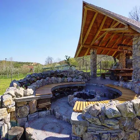 Casa vacanze Mountain Jarilo - Scenic Fruska Gora Retreat With Fireplace, Sauna And Large Private Yard Ležimir