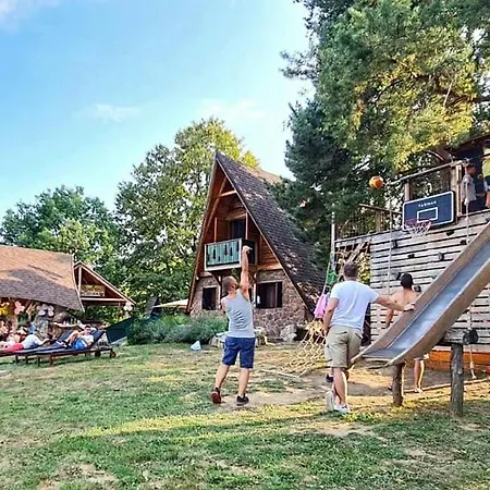 Mountain Jarilo - Scenic Fruska Gora Retreat With Fireplace, Sauna And Large Private Yard Casa vacanze *