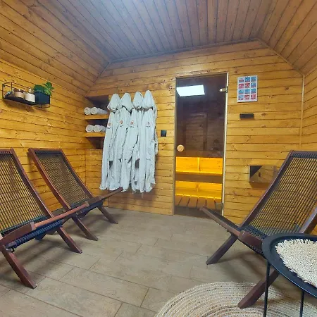 Casa vacanze Mountain Jarilo - Scenic Fruska Gora Retreat With Fireplace, Sauna And Large Private Yard *