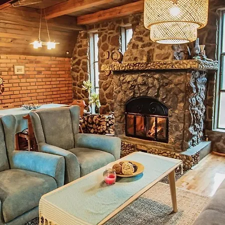 Mountain Jarilo - Scenic Fruska Gora Retreat With Fireplace, Sauna And Large Private Yard Дом отдыха *