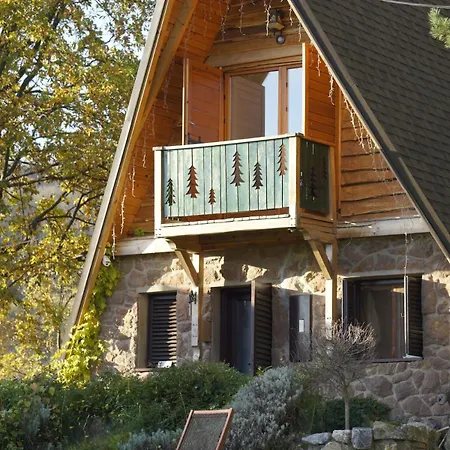 Mountain Jarilo - Scenic Fruska Gora Retreat With Fireplace, Sauna And Large Private Yard Дом отдыха *