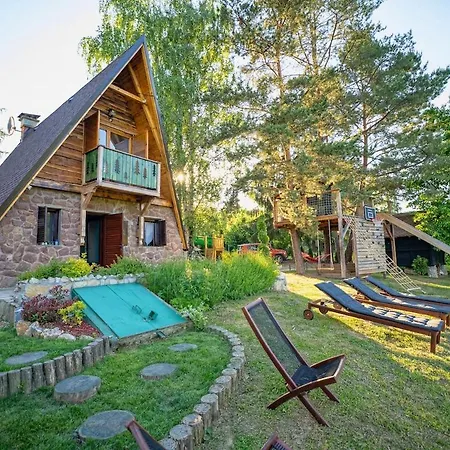 Mountain Jarilo - Scenic Fruska Gora Retreat With Fireplace, Sauna And Large Private Yard Дом отдыха Lezimir